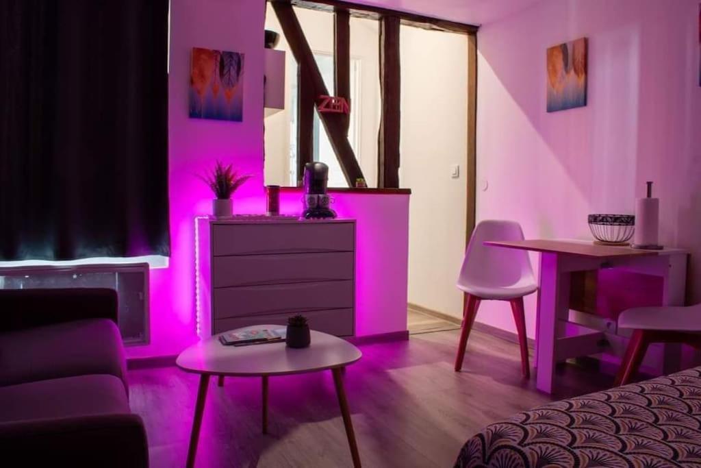 Studio Charmant Confortable Tv Centre Ville Louviers Eksteriør bilde